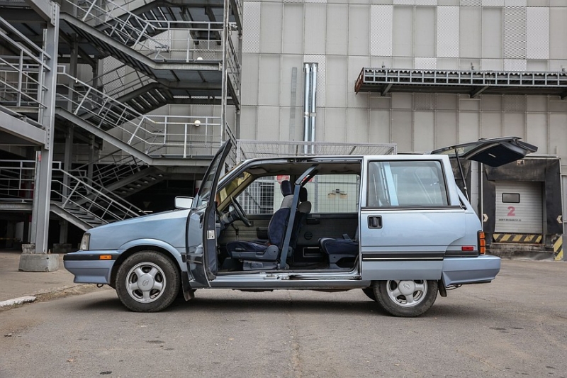 Кузов без центральной стойки и сдвижные двери: опыт владения Nissan Stanza Wagon 1986 года