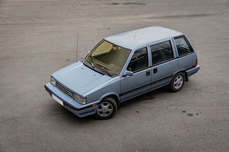 Кузов без центральной стойки и сдвижные двери: опыт владения Nissan Stanza Wagon 1986 года