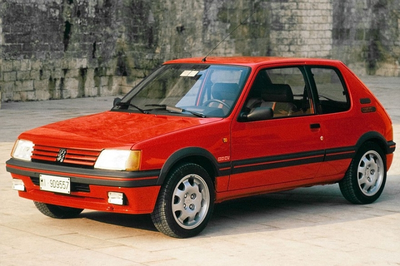 Львёнок-рекордсмен: почему Peugeot 205 был одним из лучших в своём классе