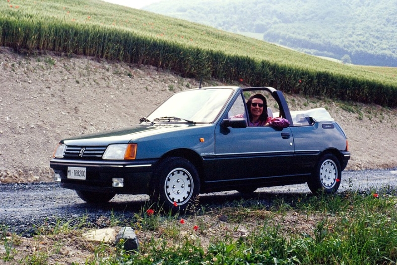 Львёнок-рекордсмен: почему Peugeot 205 был одним из лучших в своём классе