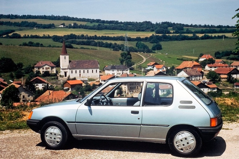 Львёнок-рекордсмен: почему Peugeot 205 был одним из лучших в своём классе