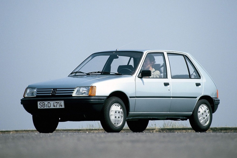 Львёнок-рекордсмен: почему Peugeot 205 был одним из лучших в своём классе