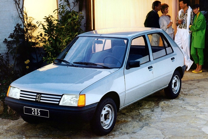 Львёнок-рекордсмен: почему Peugeot 205 был одним из лучших в своём классе