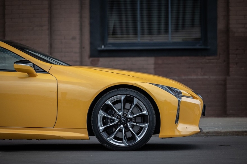 Спорткар как первая машина: опыт владения Lexus LC 500